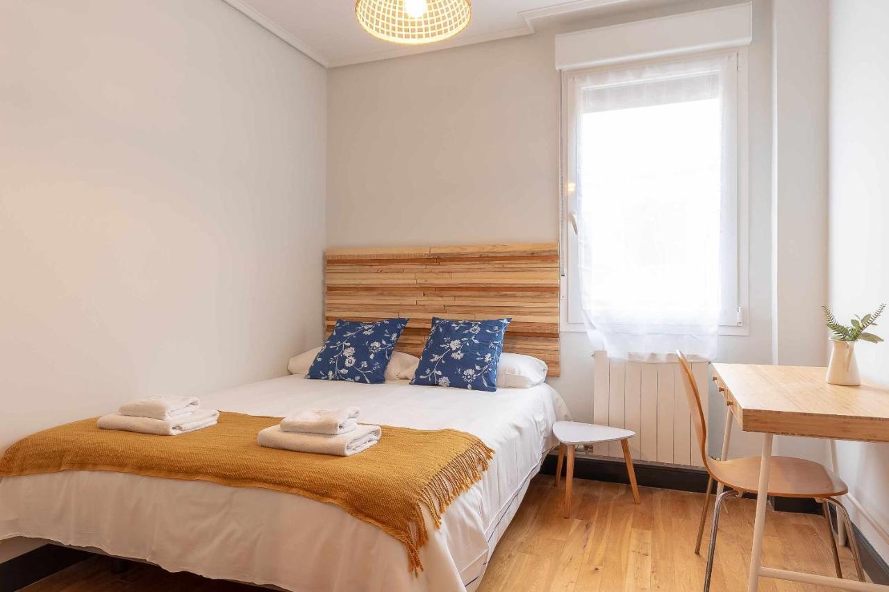 Kuia Con Vistas Frontales A La Ría De Bilbao Cerca Del Metro Apartamento Erandio