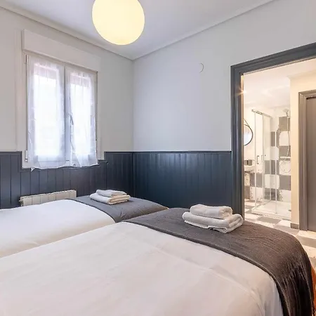Apartamento Kuia Con Vistas Frontales A La Ria De Bilbao Cerca Del Metro Erandio Exterior photo